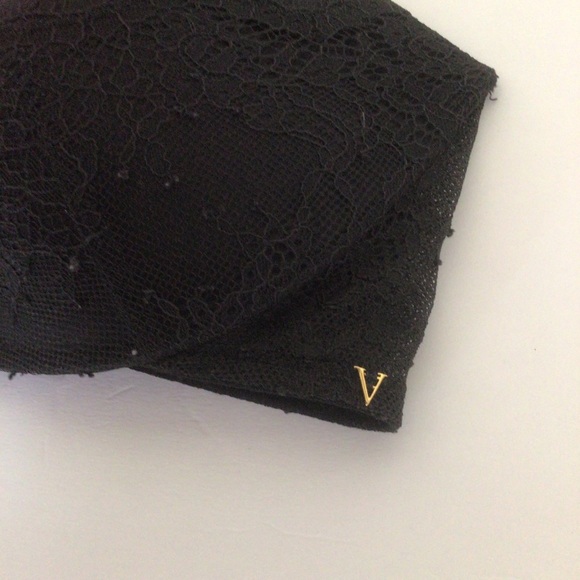 VICTORIAS SECRET VERY SEXY PUSH UP BRA BLACK SATIN AND LACE SIZE 32D - Picture 3 of 16